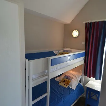 A L Ocean - Grand T4 Vue Grand Balcon Confort - Wifi Et Parking Gratuits - Piscine A Environ 25 M - Centre Ville, Tous Commerces, Marche, Et Port A 10 Minutes A Pied En Longeant La * Guilvinec